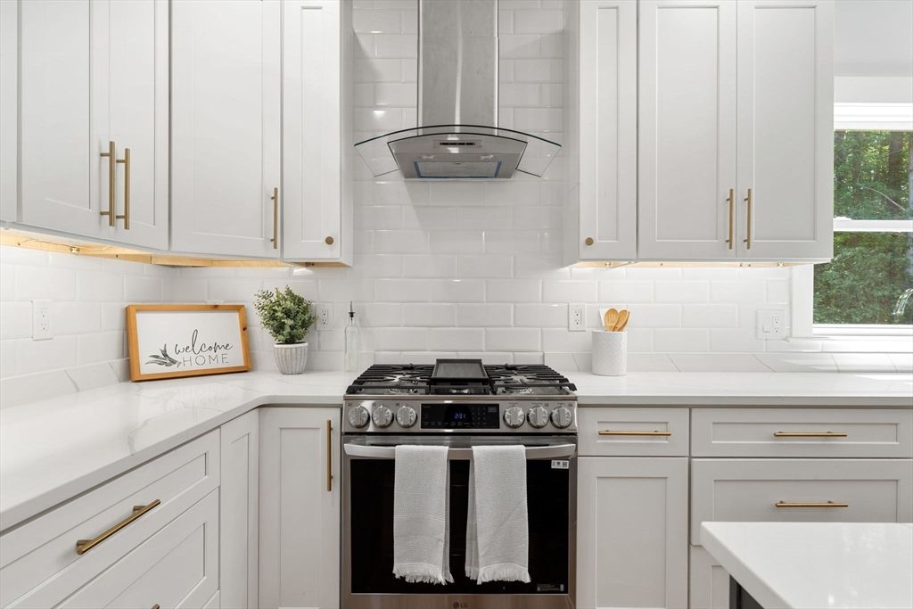 Interior, Kitchen, Stainless Steel Appliances