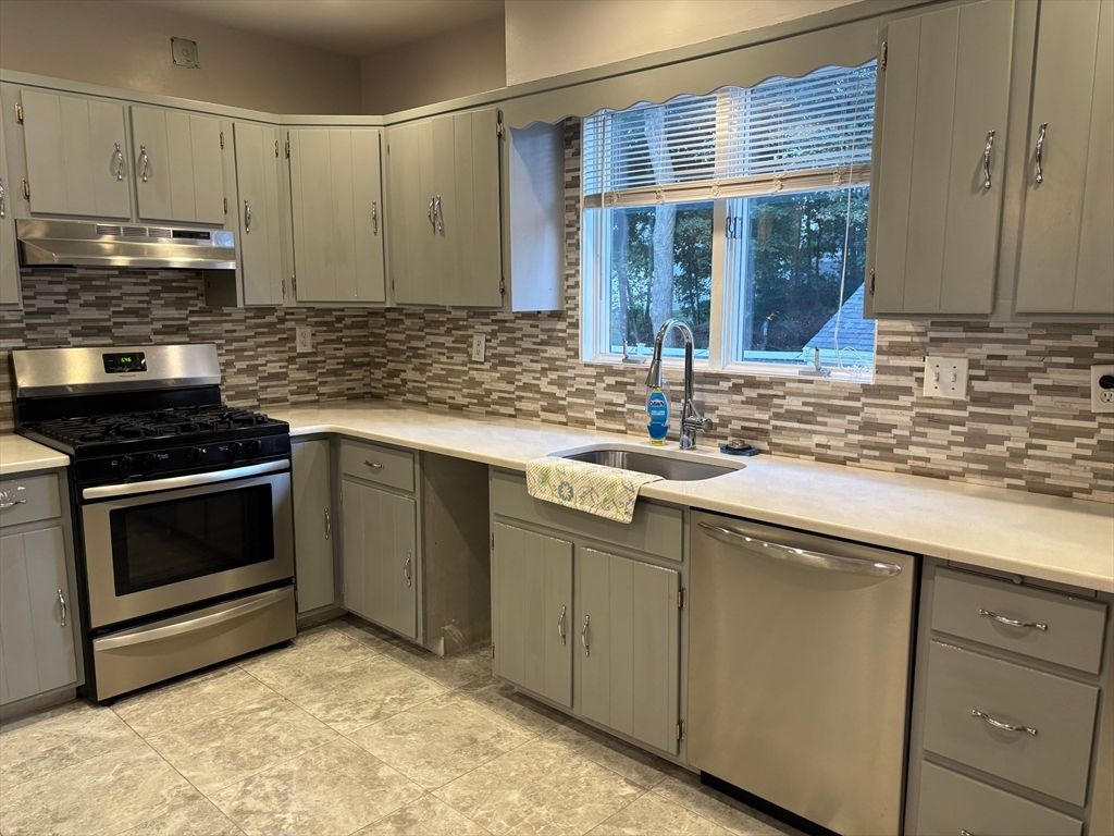 Interior, Kitchen, Stainless Steel Appliances