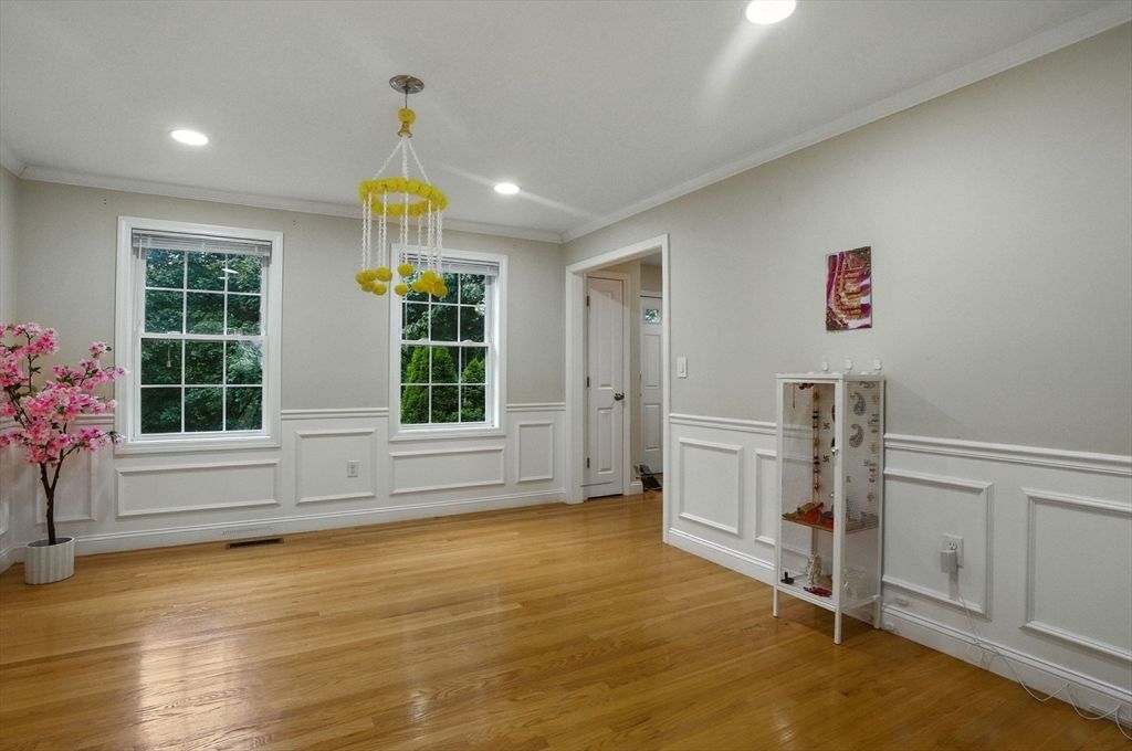 Interior, Pendant Lights, Recessed Lighting, Wood Texture Flooring