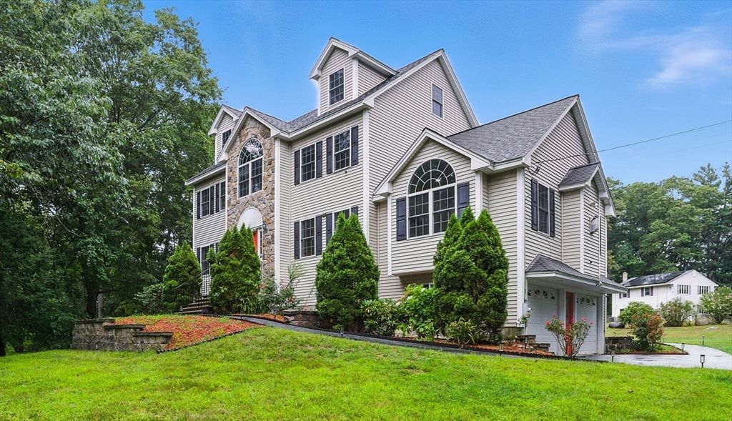 Backyard, Exterior, Facade, Queen Anne Victorian