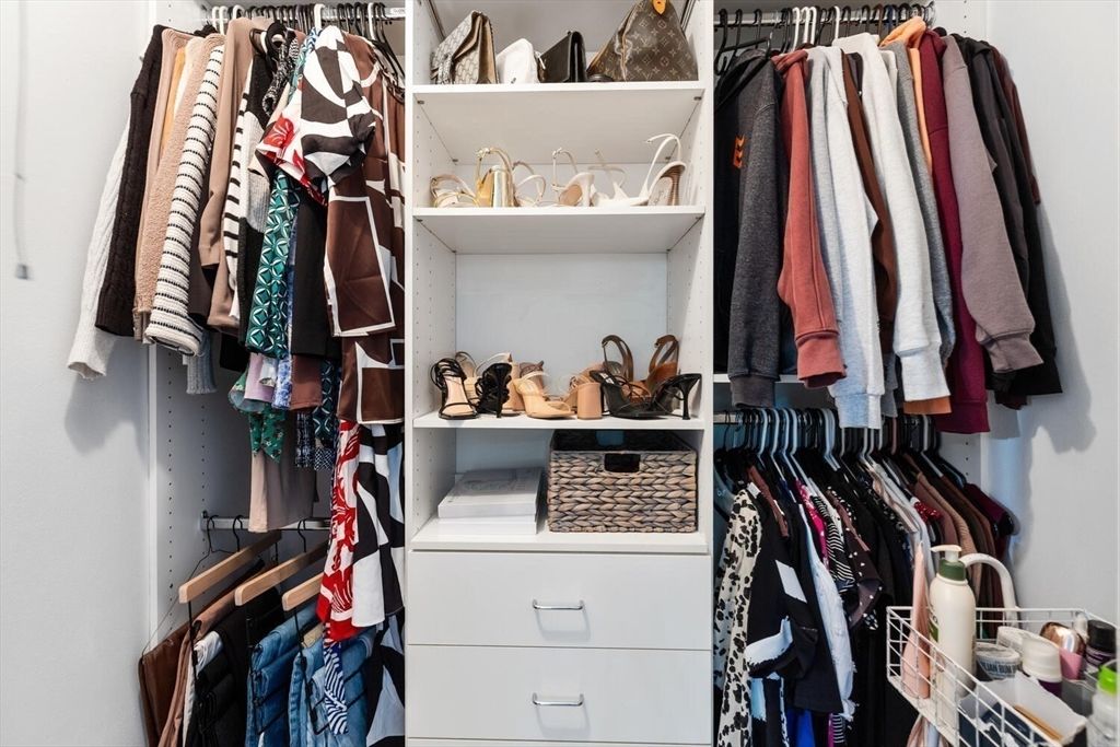 Interior, Walk-in Closets