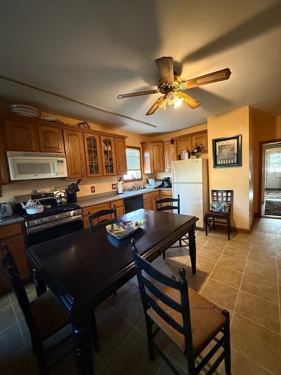 Dining room, Interior, Kitchen