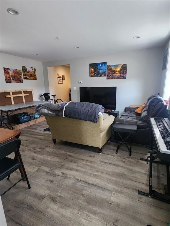 Interior, Living room, Piano, Recessed Lighting, Wood Texture Flooring