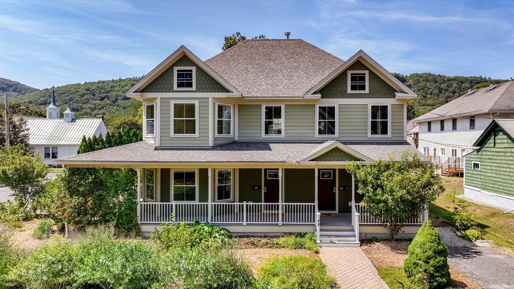 Exterior, Facade, Queen Anne Victorian