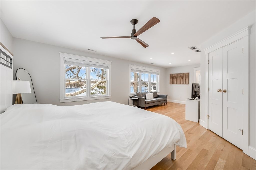 Bedroom, Interior, Recessed Lighting, Water, Wood Texture Flooring