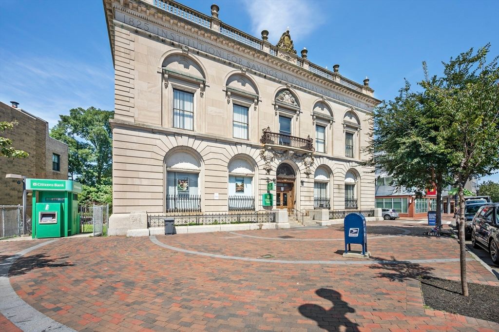 Exterior, Facade, None