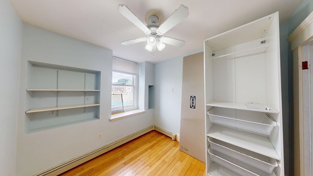 Interior, Walk-in Closets, Wood Texture Flooring