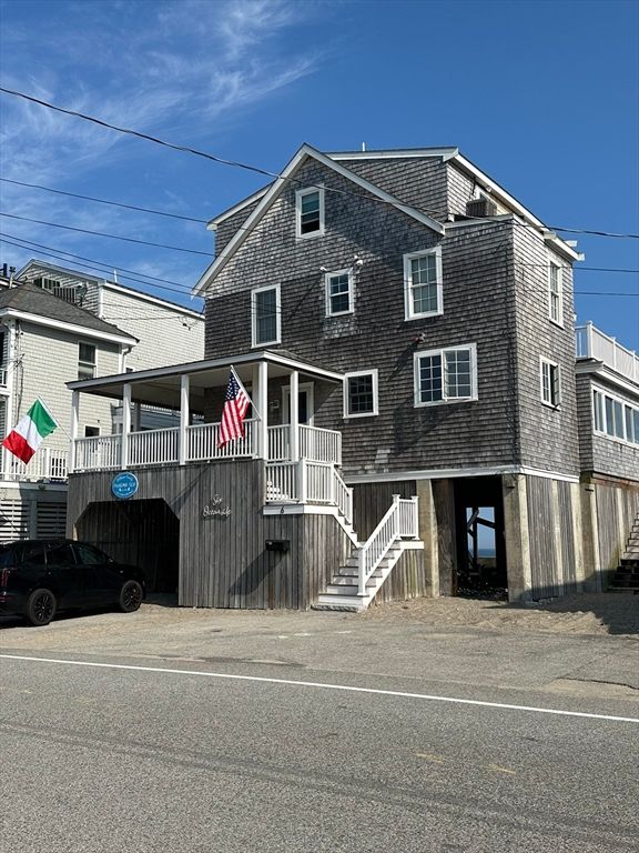 Exterior, Facade, Rowhouse