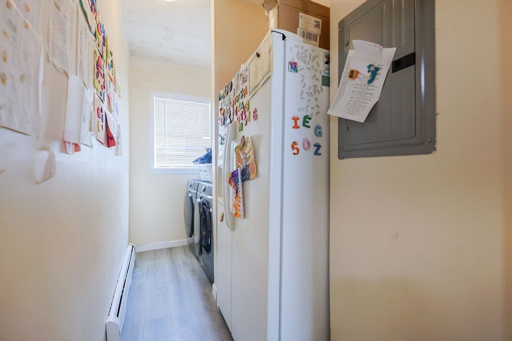 Interior, Washer, Wood Texture Flooring