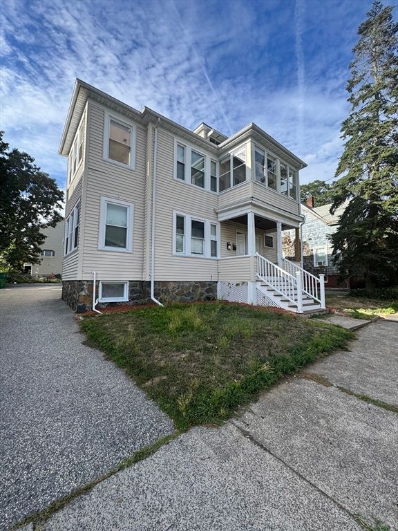 Backyard, Exterior, Facade, Rowhouse
