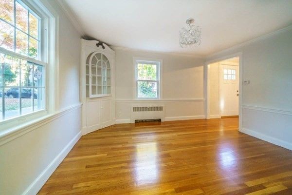 Chandelier, Empty room, Interior, Wood Texture Flooring