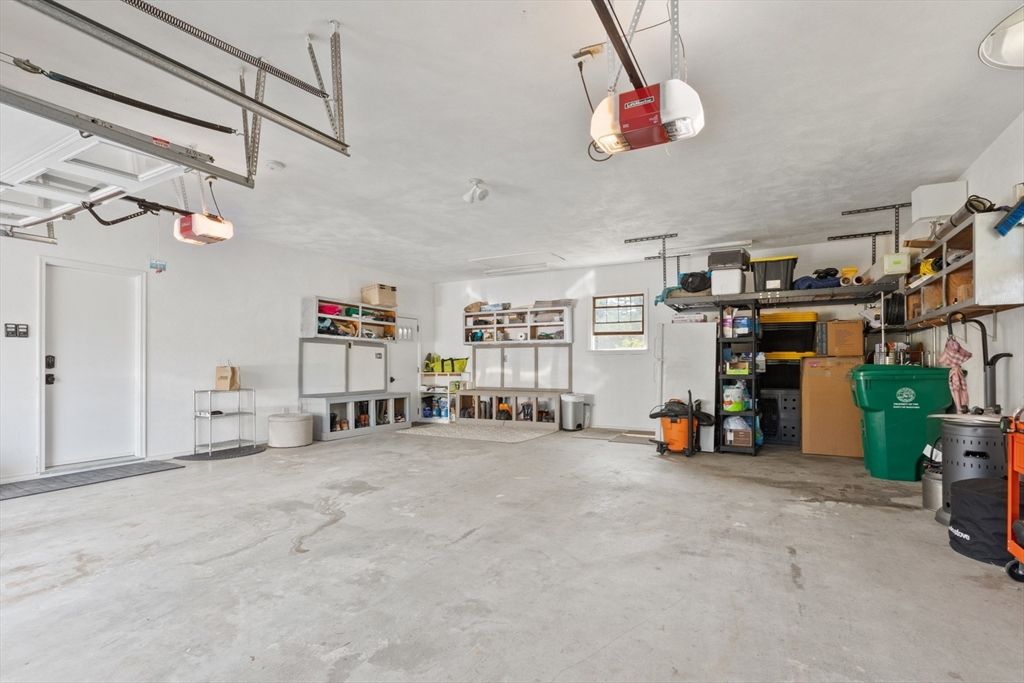 Garage, Interior