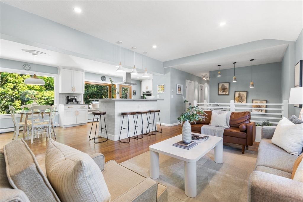Dining room, Interior, Kitchen, Living room, Pendant Lights, Recessed Lighting, Wood Texture Flooring