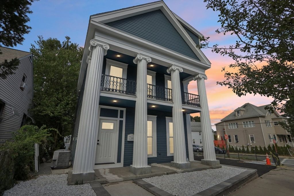 Exterior, Facade, Queen Anne Victorian