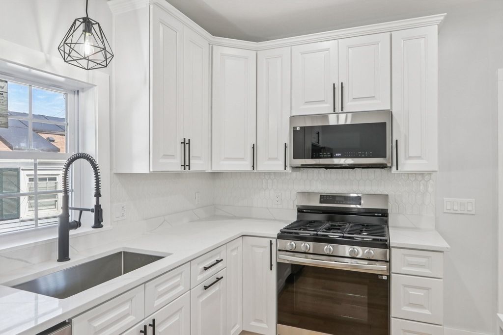 Interior, Kitchen, Pendant Lights, Stainless Steel Appliances