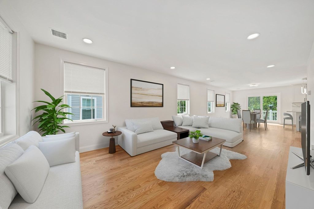 Dining room, Interior, Living room, Recessed Lighting, Wood Texture Flooring