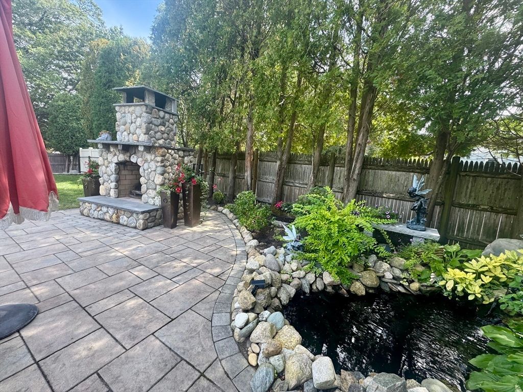 Exterior, Fireplace