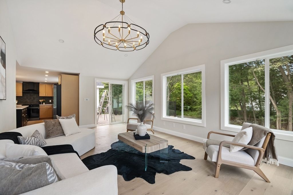 Chandelier, Interior, Kitchen, Living room, Pendant Lights, Recessed Lighting, Wood Texture Flooring