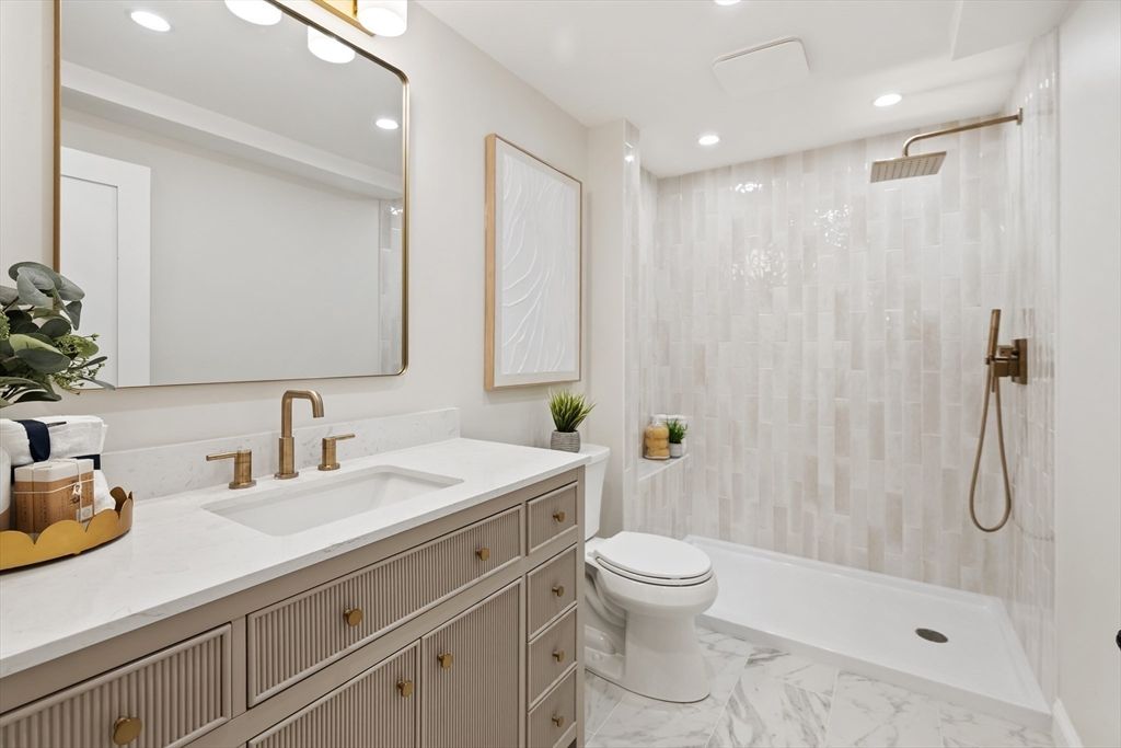 Bathroom, Interior, Marble, Recessed Lighting