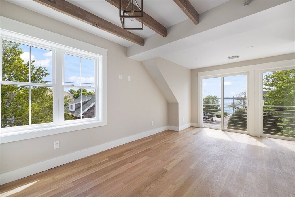 Empty room, Interior, Water, Wooden Beams, Wood Texture Flooring