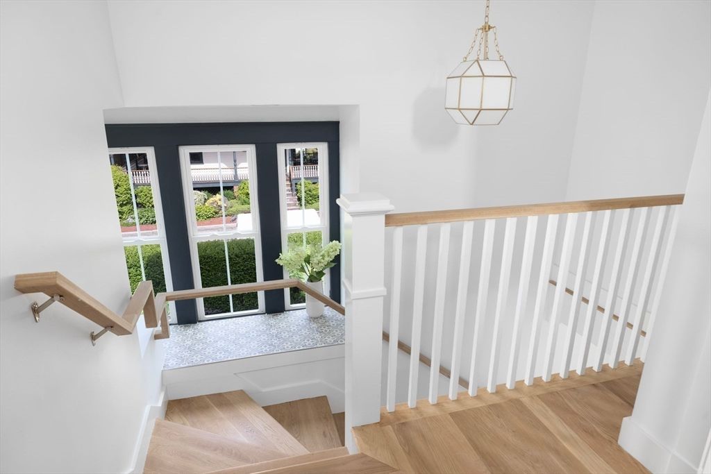 Interior, Pendant Lights, Wood Texture Flooring
