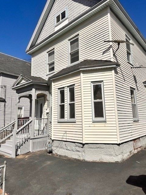 Exterior, Facade, Queen Anne Victorian