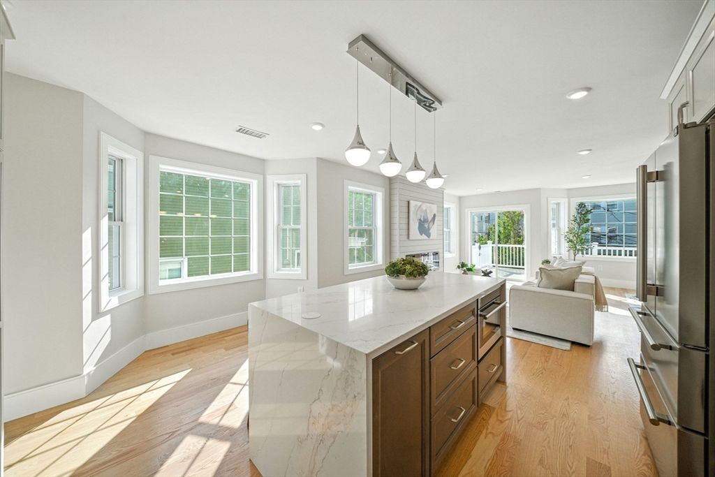 Interior, Kitchen, Living room, Pendant Lights, Recessed Lighting, Wood Texture Flooring