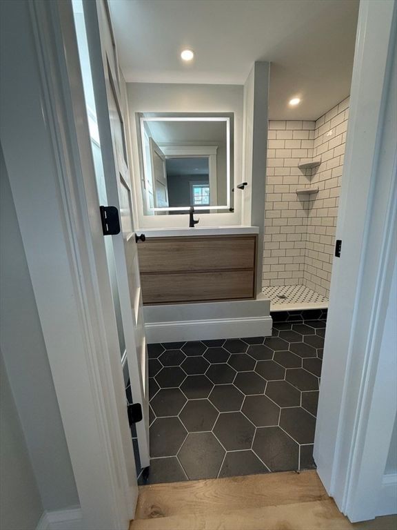 Bathroom, Interior, Recessed Lighting, Wood Texture Flooring
