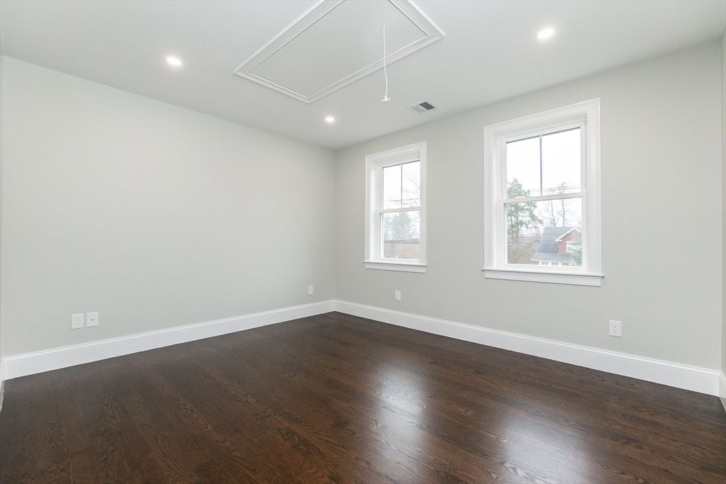 Empty room, Interior, Recessed Lighting, Wood Texture Flooring