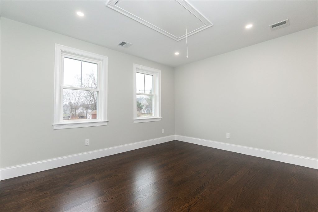 Empty room, Interior, Recessed Lighting, Wood Texture Flooring