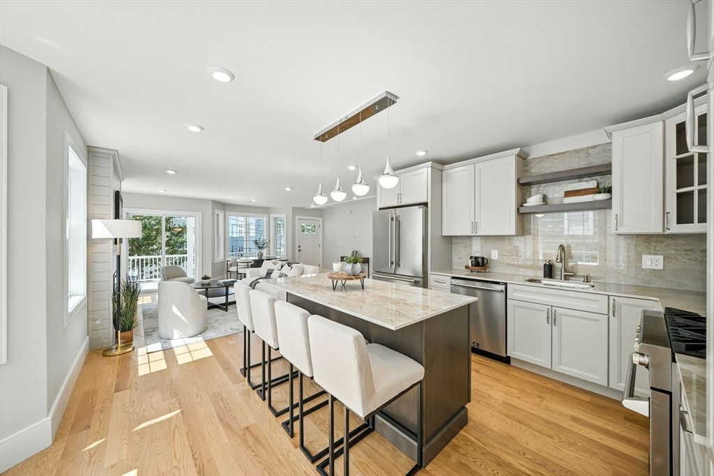 Dining room, Interior, Kitchen, Living room, Pendant Lights, Recessed Lighting, Stainless Steel Appliances, Wood Texture Flooring
