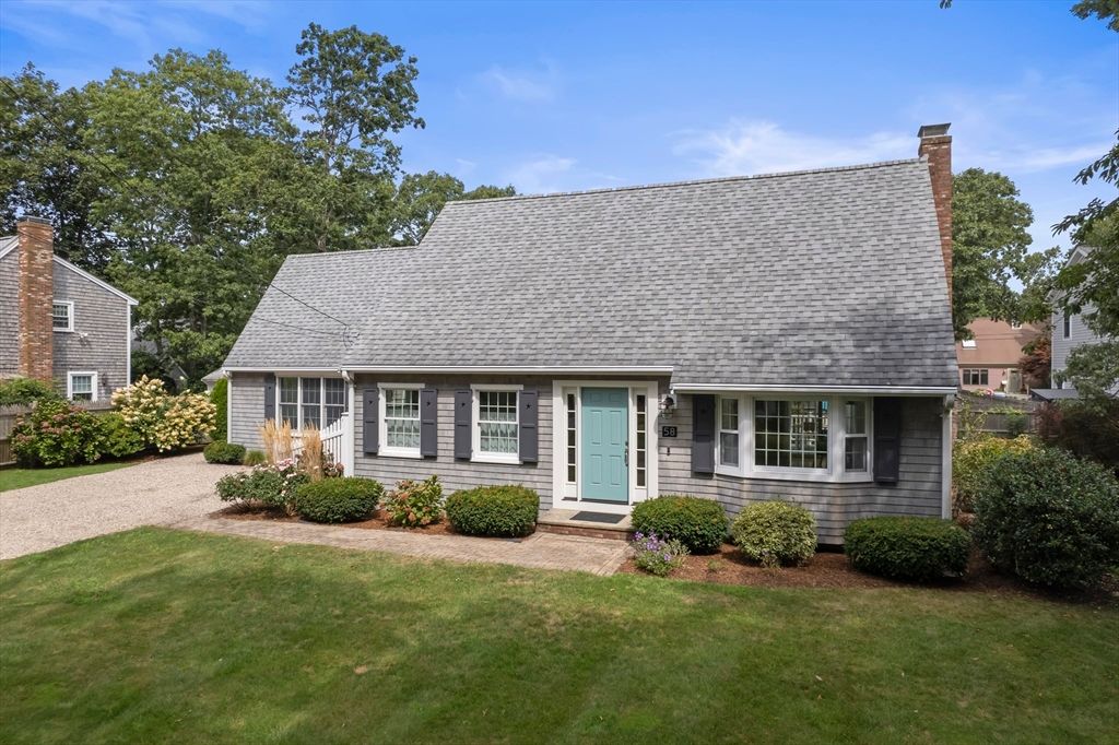 Exterior, Facade, Cape Cod