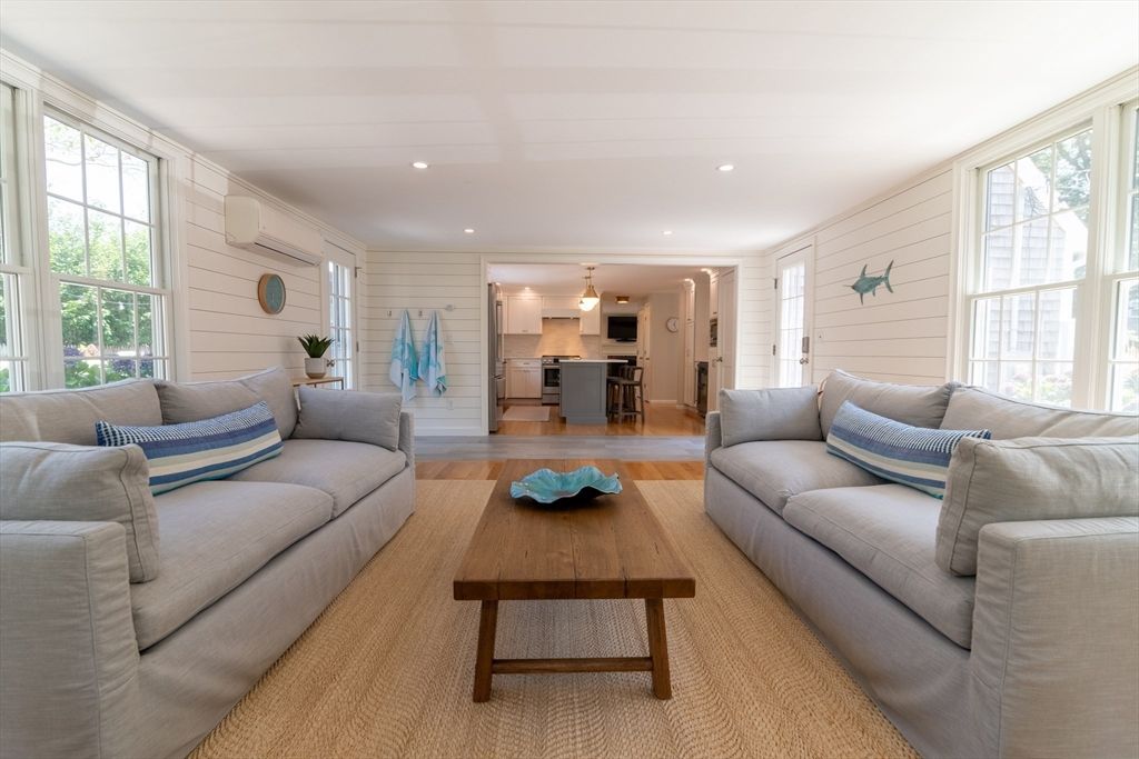 Dining room, Interior, Kitchen, Living room, Pendant Lights, Recessed Lighting, Wood Texture Flooring