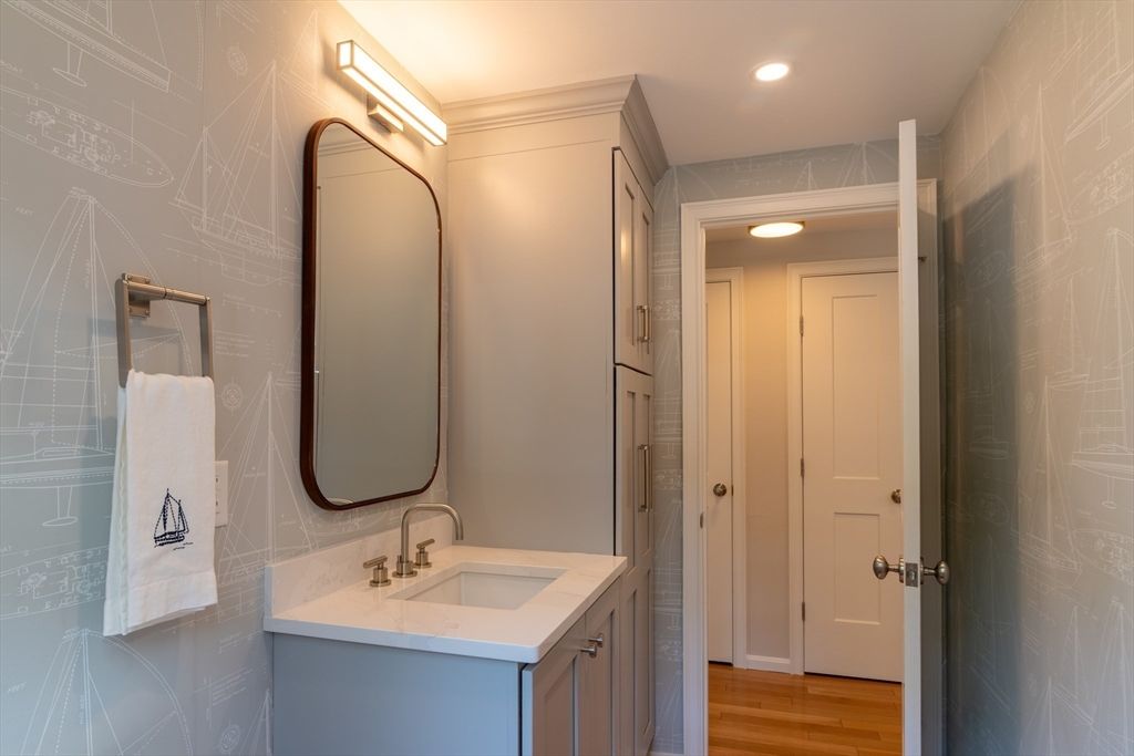 Bathroom, Interior, Recessed Lighting, Wood Texture Flooring