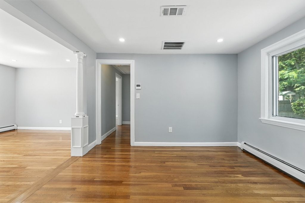 Empty room, Interior, Recessed Lighting, Wood Texture Flooring