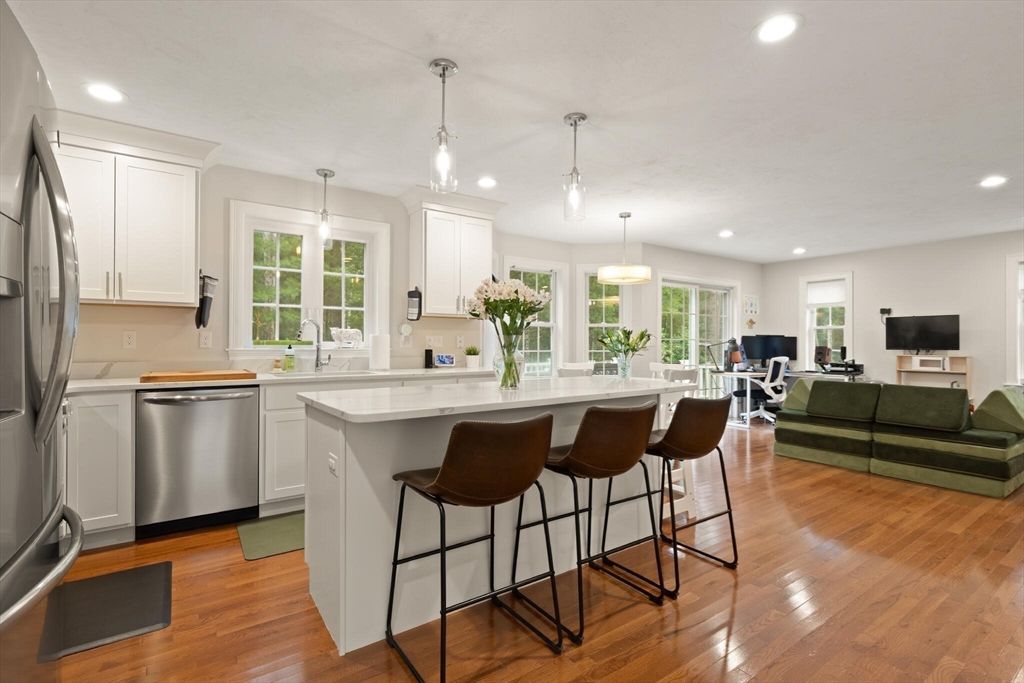 Interior, Kitchen, Living room, Pendant Lights, Recessed Lighting, Stainless Steel Appliances, Wood Texture Flooring