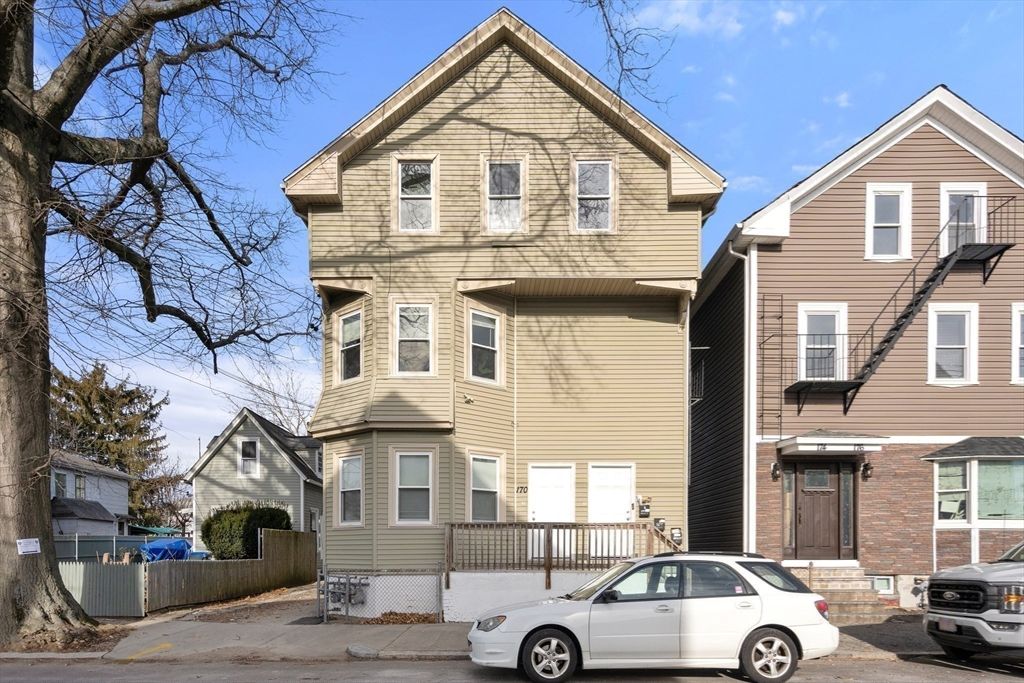 Exterior, Facade, Queen Anne Victorian