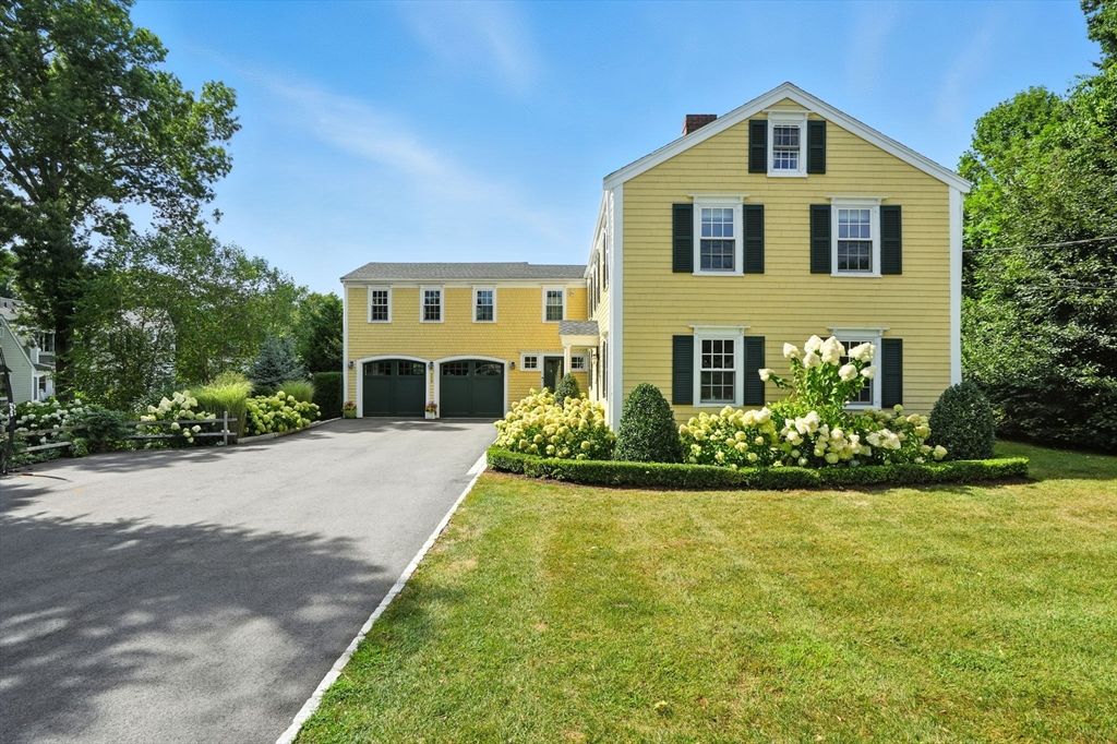 Attached, Backyard, Exterior, Facade, Georgian