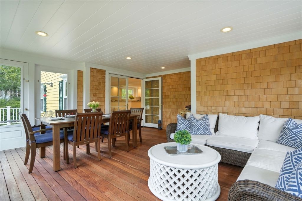 Dining room, Interior, Living room, Recessed Lighting, Wood Texture Flooring