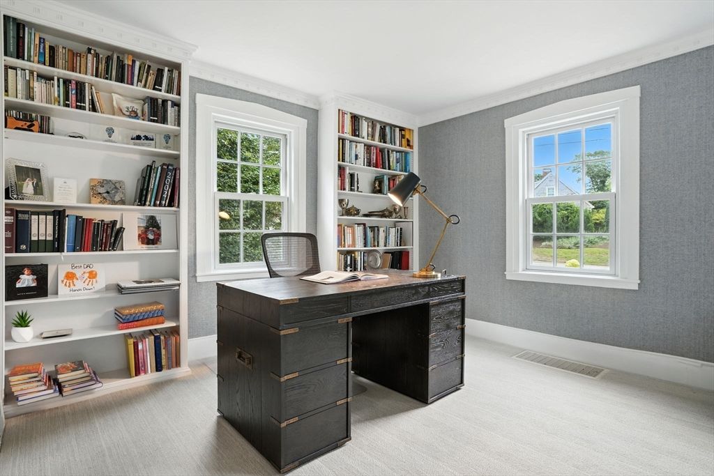 Home Office, Interior