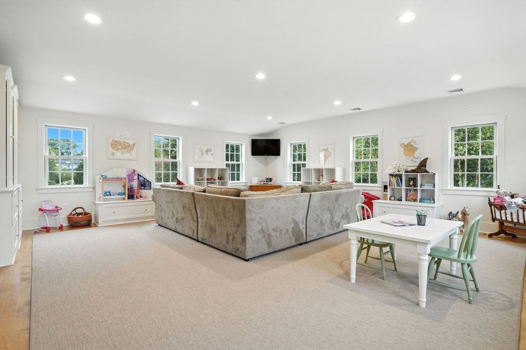 Dining room, Interior, Living room, Recessed Lighting