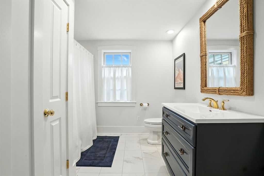 Bathroom, Interior, Marble, Recessed Lighting