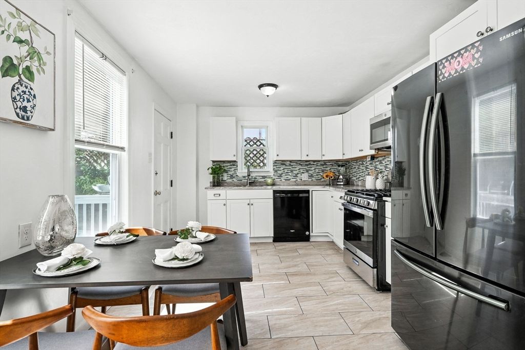 Dining room, Interior, Kitchen, Stainless Steel Appliances