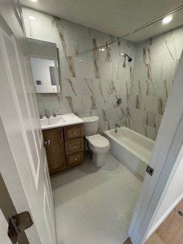 Bathroom, Interior, Marble Walls, Recessed Lighting
