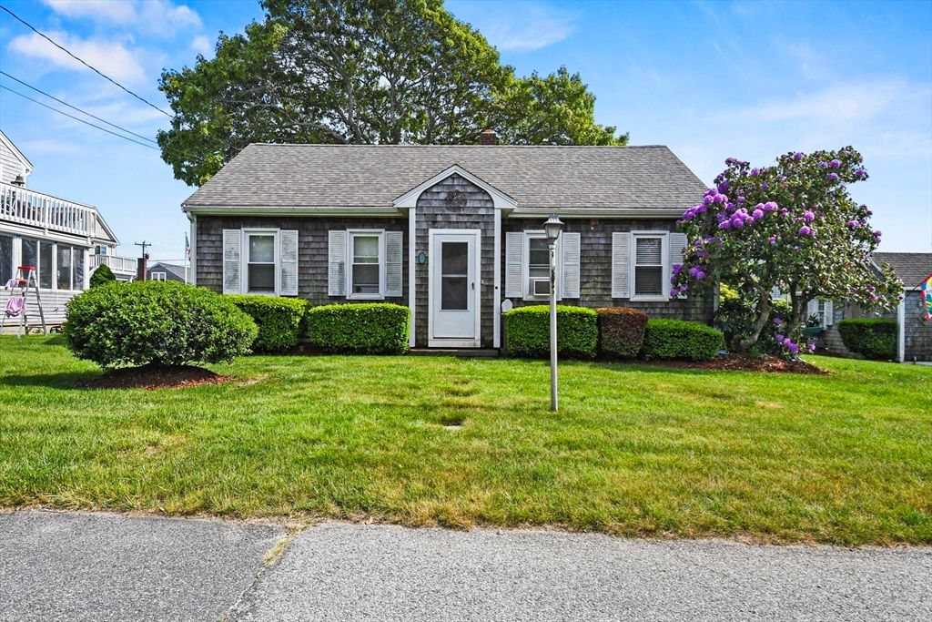 Exterior, Facade, Cape Cod