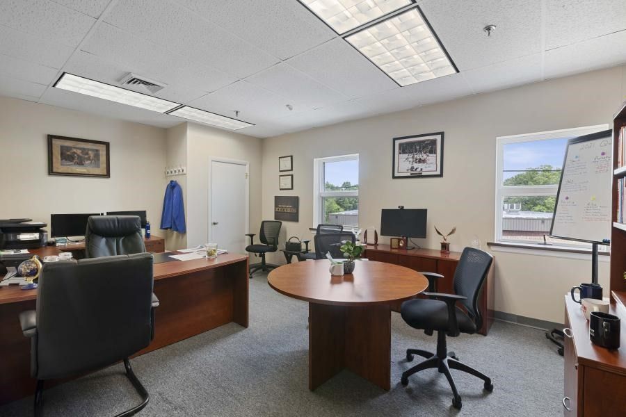 Home Office, Interior