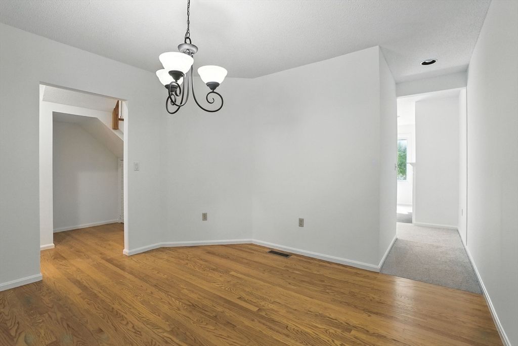 Empty room, Interior, Pendant Lights, Wood Texture Flooring