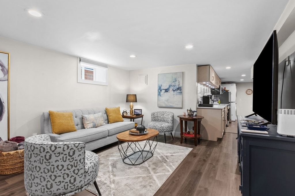 Interior, Kitchen, Living room, Recessed Lighting, Wood Texture Flooring