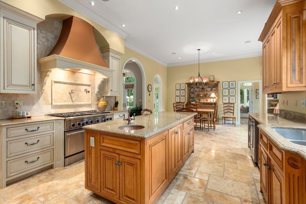 Chandelier, Dining room, Interior, Kitchen, Pendant Lights, Recessed Lighting, Stainless Steel Appliances