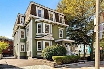 Exterior, Facade, Rowhouse